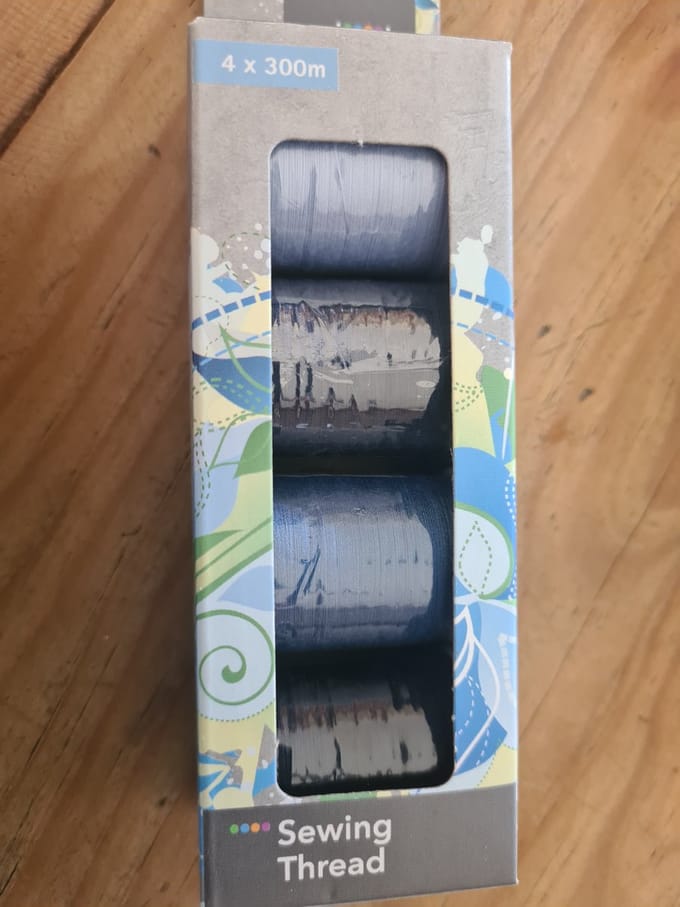 Crelando Universeel naaigaren - 4 stuks - 300m - Polyester