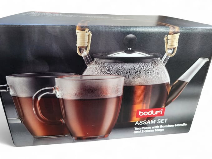 BODUM Thee Set - Thee Kan met Zeef - 2 glazen 0,35 L - Bamboe Handvat - Luxe Theeset