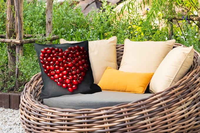 Buitenkussen - Kersen - Hart - Rood - Zwart - 45x45 cm - Weerbestendig