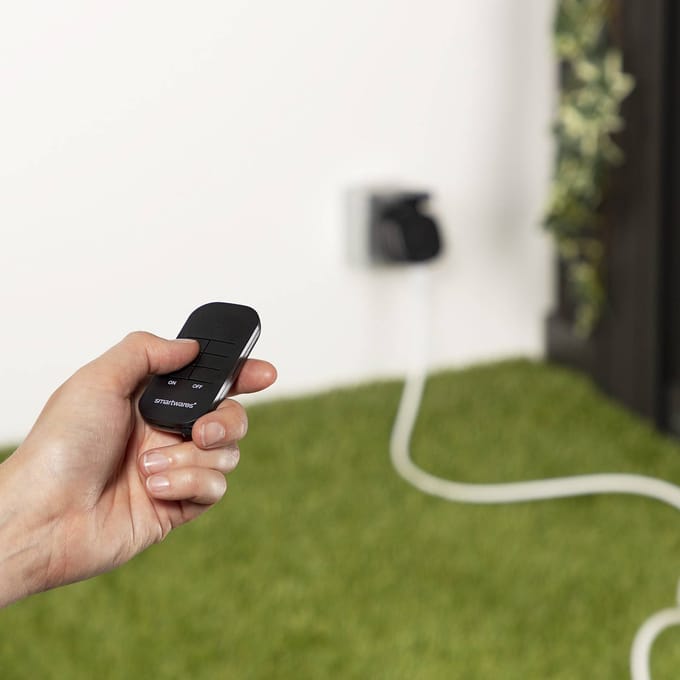 Smartwares SH4-99653 Mini Buiten Schakelaarset – Plug & Connect – 2 schakelaars en afstandsbediening