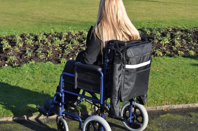 Scootmobiel / Rolstoel Tas en stokhouder in één