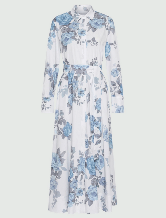 vrouw blauwe jurk