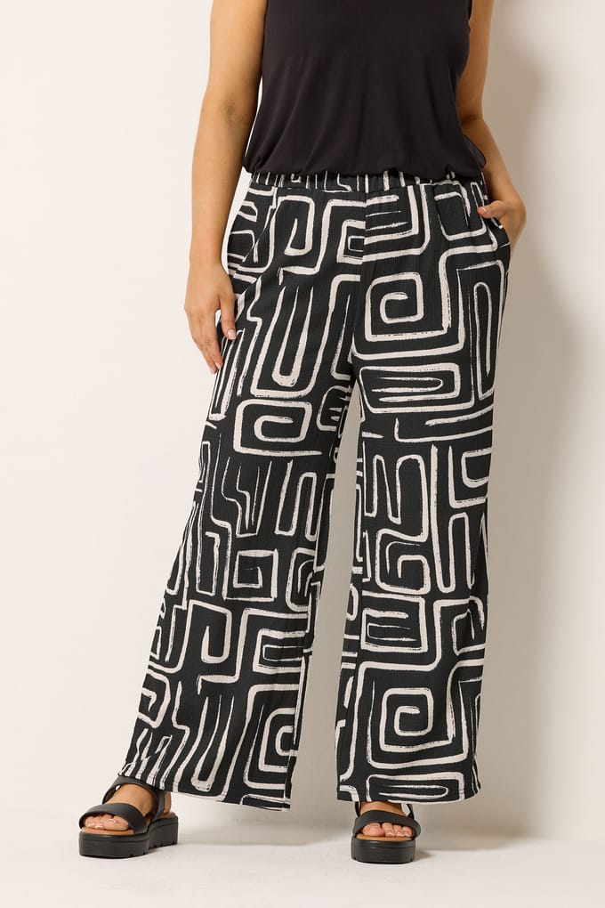 Yours Zwarte Abstracte Crinklebroek Met Wijde Pijpen Size 44