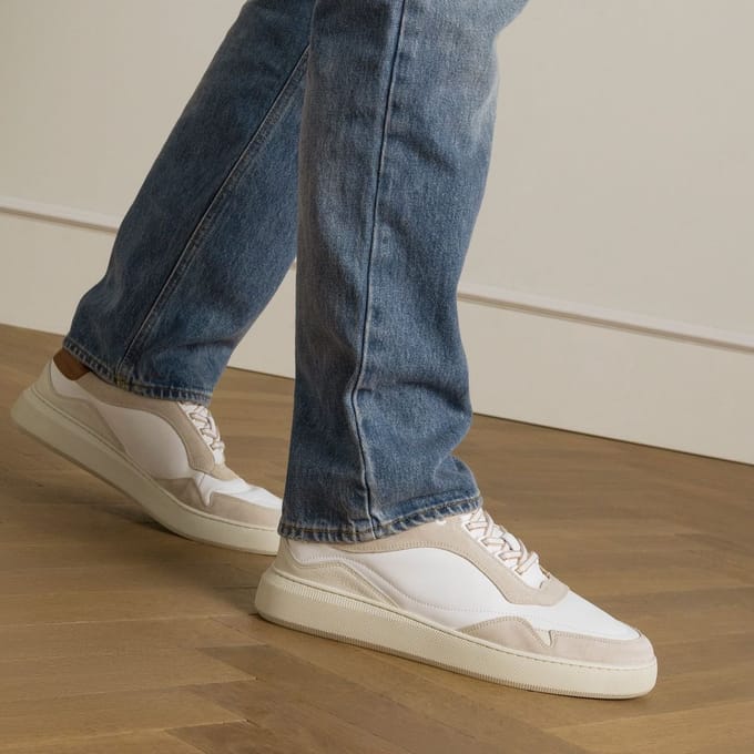 Manfield - Heren - Witte leren sneakers met beige details - Maat 45
