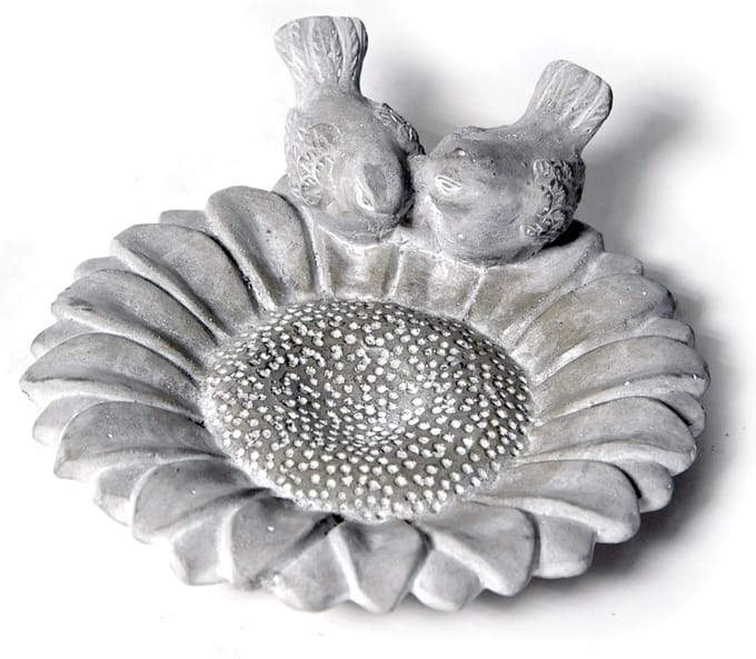 Mega Collections Vogelbad/voederschaal - bloem - grijs -Steen - D31 x H7 cm - drinkschaal voor tuinvogels
