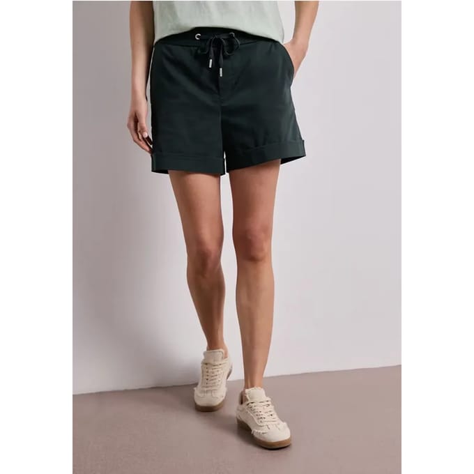 Mid Waist short in casual pasvorm