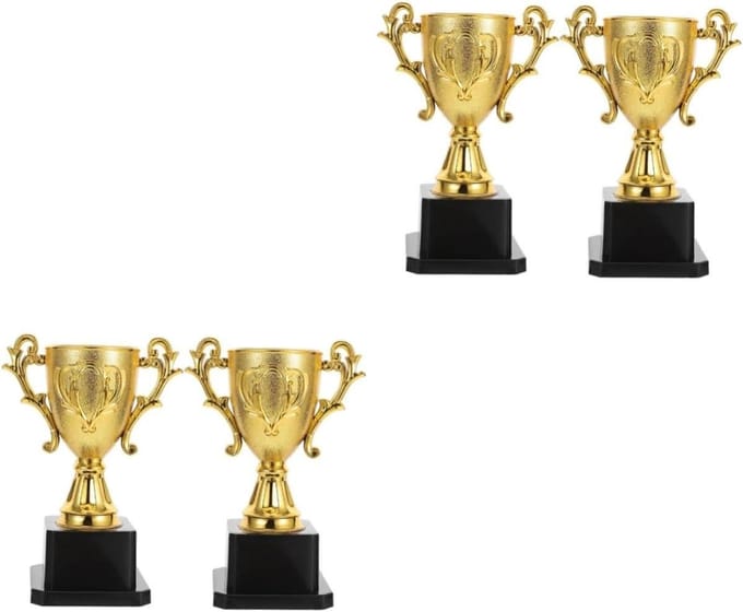 Kinder Trofee - Gouden Bekers - Feest Prijzen - Plastic Herbruikbaar - 14.3X10CM - Goud