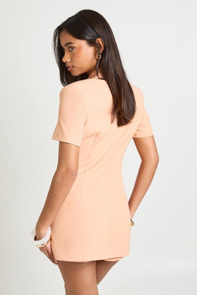 boohoo Dames Getailleerde Doorknoop Skort Playsuit | Perzik | Maat: 38