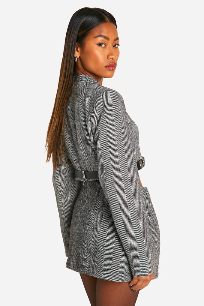 boohoo Dames Afgekorte blazer met visgraat ceintuurdetail | Zwart | Maat: 42