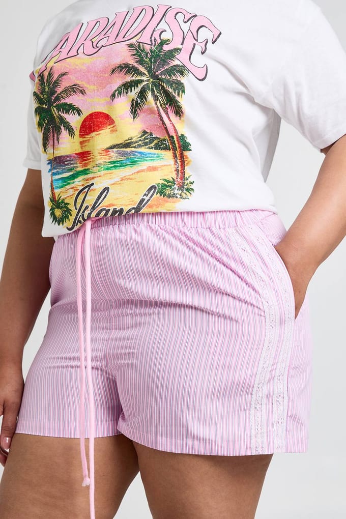 boohoo Dames Plus Contrast Short Met Trekkoord In De Taille | Roze | Maat: 50