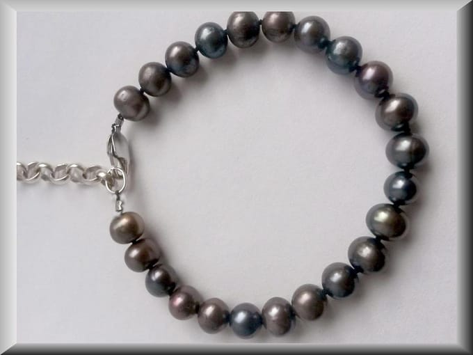 Zeldzame armband van zwarte peacock parels