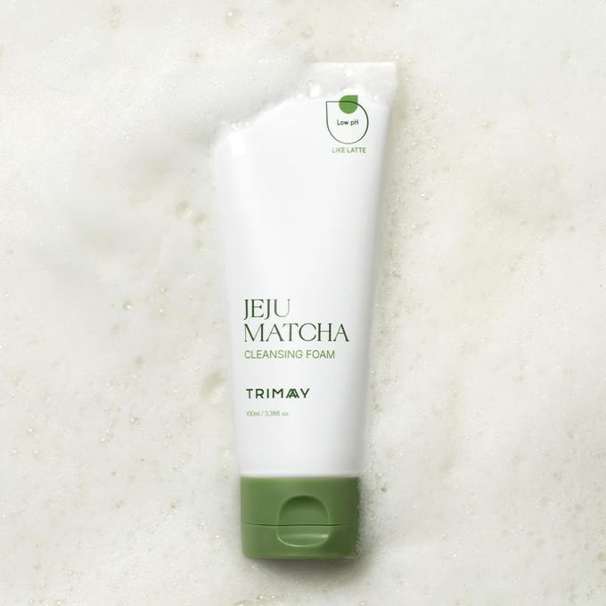 Mousse nettoyante à faible pH au thé Matcha de Trimay Jeju white