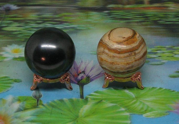 Shungiet harmoniser bollen met polychroom jaspis 50 mm