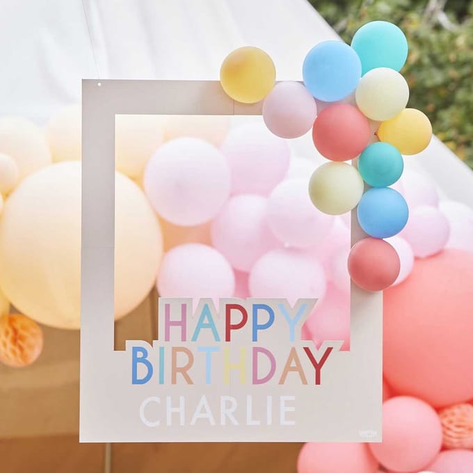 Ginger Ray - Ginger Ray - Happy Birthday Photobooth Frame met Ballonnen