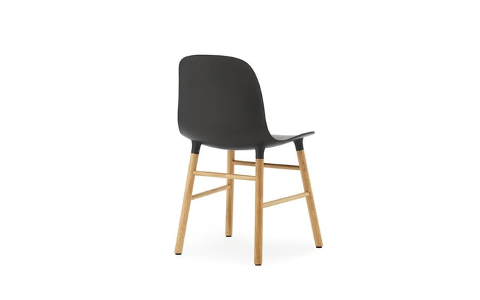 Normann Copenhagen - Form stoel met houten frame - zwart - eiken
