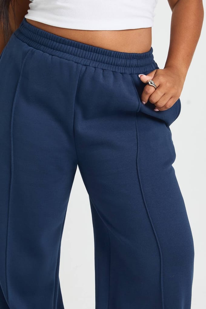 boohoo Dames Plus Core Basic Pintuck-detail jogger met rechte pijp | Navy | Maat: 16
