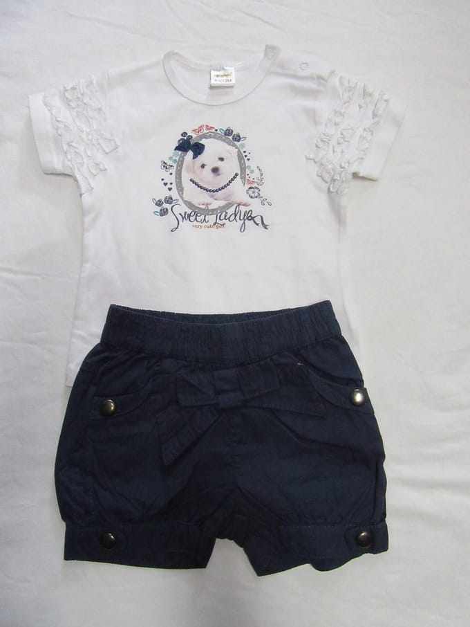 dirkje , kledingset , meisje, tshirt + shortje , wit met marine , 80 - 12 maand