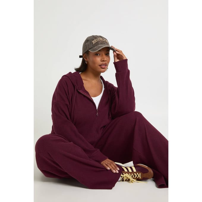 boohoo Dames Plus gebreide geribbelde hoodie met ritssluiting | Bordeaux Rood | Maat: 46