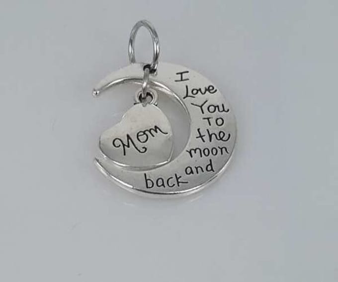 hanger - mom i love you to the moon and back
