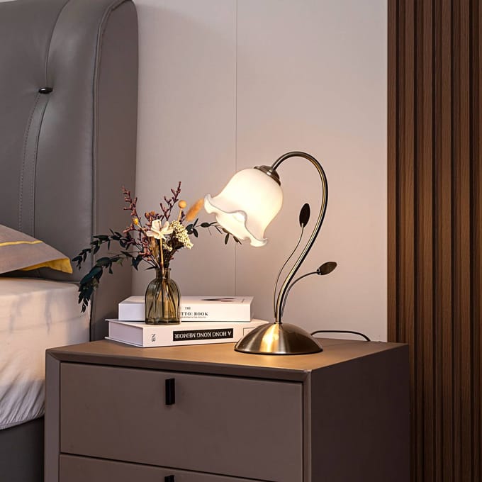 Lindby - Tafellamp - 1licht - glas, metaal - H: 32 cm - E27 - wit, klassiek messing