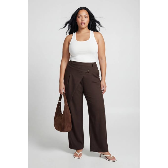 boohoo Dames Plus Ballonbroek Met Overslag Tailleband | Chocolate | Maat: 16