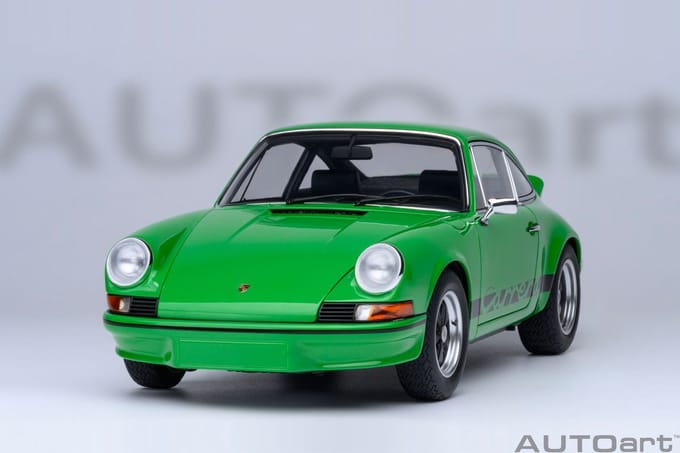 AUTOart 1/18 Porsche 911 Carrera 2.7 RS, Viper Green with Black stripes