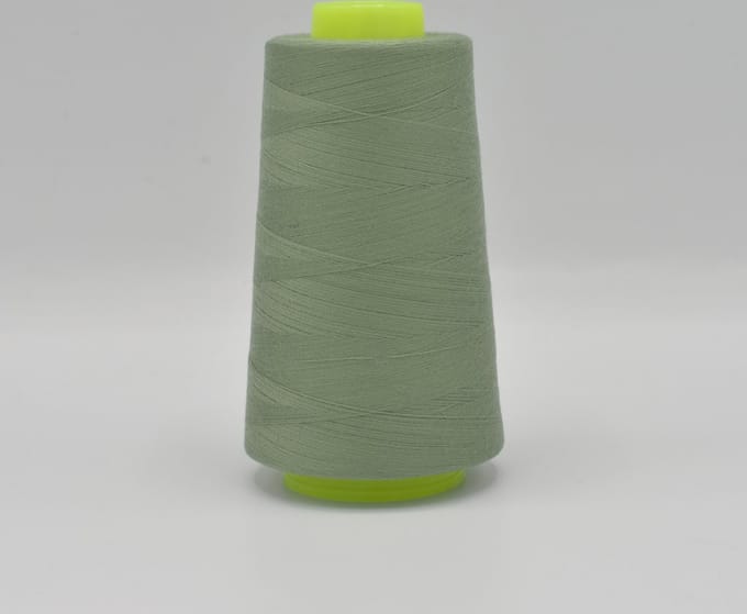 Overlock Garen per 4 stuks - 3000 Yards (2742 meter) per stuk - In 36 kleuren leverbaar - Dusty mint
