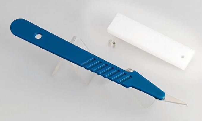 Romberg  Stekmes scalpel steriel staal 14cm.