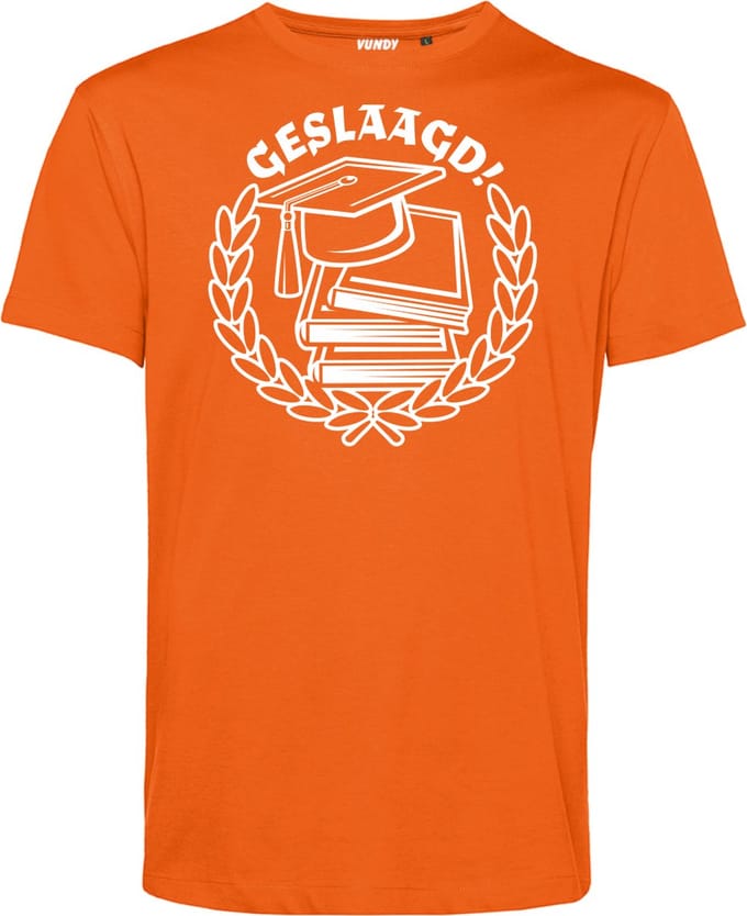 T-shirt Geslaagd | Geslaagd Cadeau | Afgestudeerd | Diploma | Oranje | maat S
