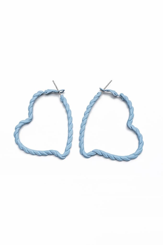 Hartjes twist oorbellen | licht blauw