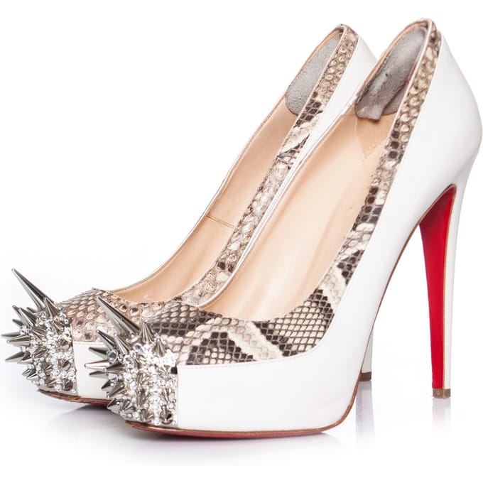 Witte plateau spikeschoenen