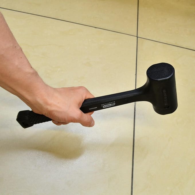 Awtools Black Line Serie - Terugslagarme Hamer - 900g - Ergonomische Handgreep - ABS Hoofd