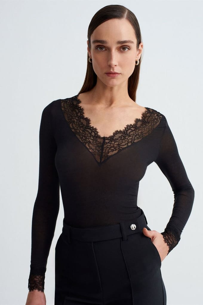 Slim Fit V-Hals Kant Blouse