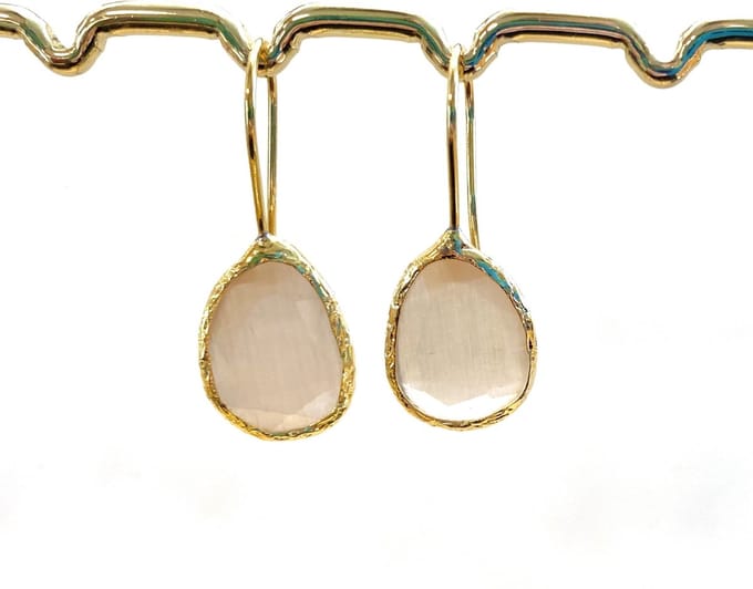 Oorbellen cateye steen nude