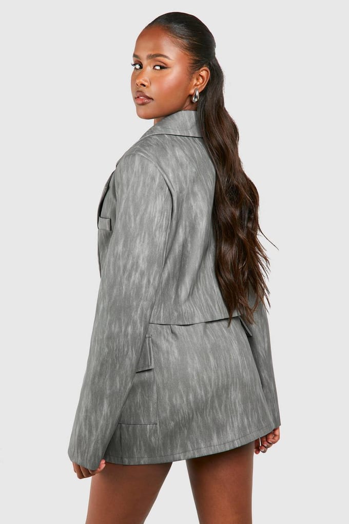 boohoo Dames Cropped blazer met gebleekte leren look | Houtskool | Maat: 34