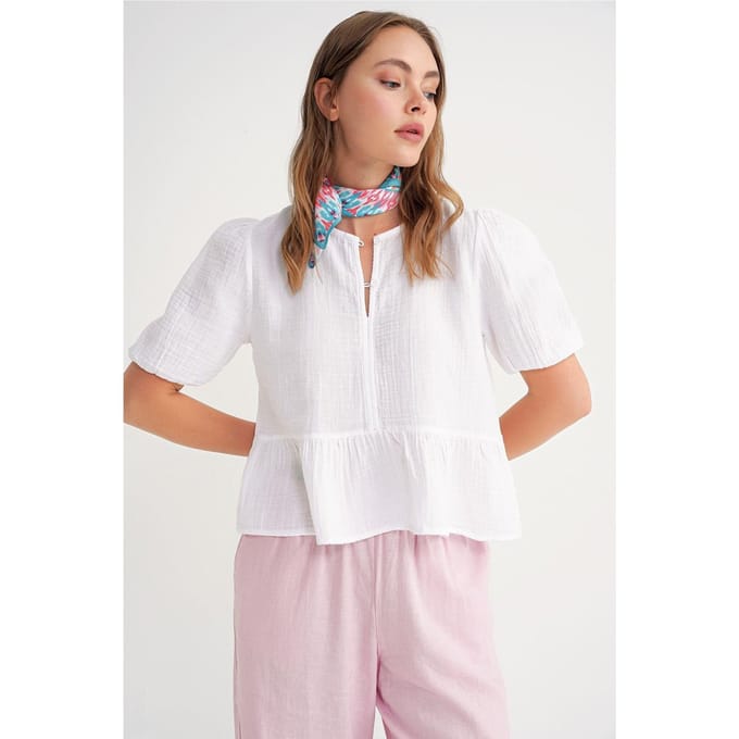 Gestructureerde Mousseline Blouse met Ronde Hals en Knopenclosure