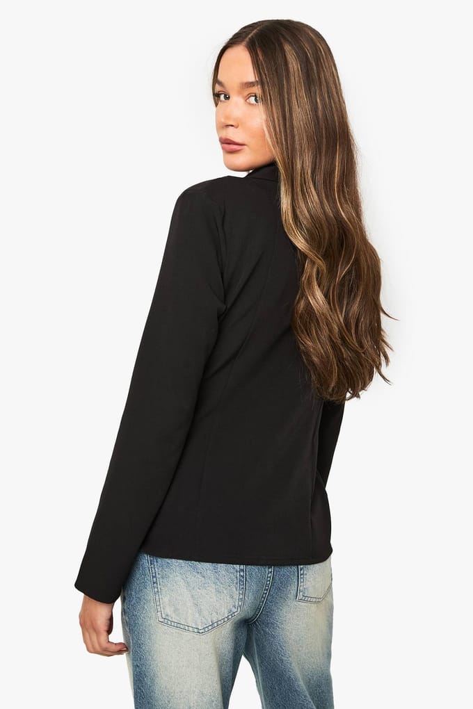 boohoo Dames Blazer met hardwareaccent en gerimpelde voorkant | Zwart | Maat: 38