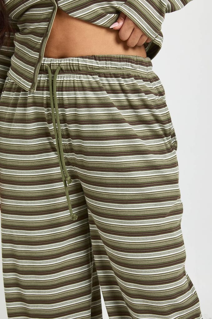boohoo Dames Plus Gestreepte Wijdpijp Broek | Olijf | Maat: 48