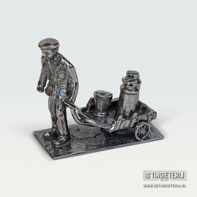 Beeldje Melkboer - nostalgie - Tin - luxe geschenk - boer - beroepen beeldje - ambacht