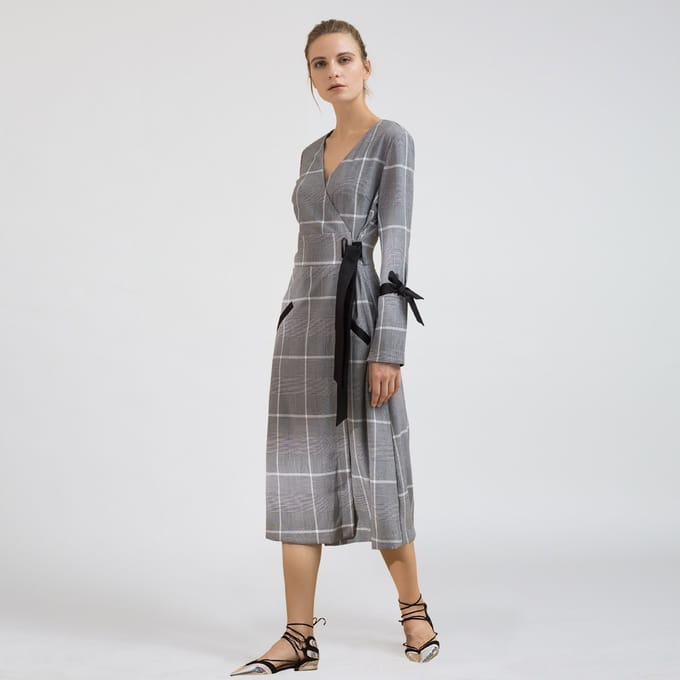 Wikkel Tartan Midi -jurk