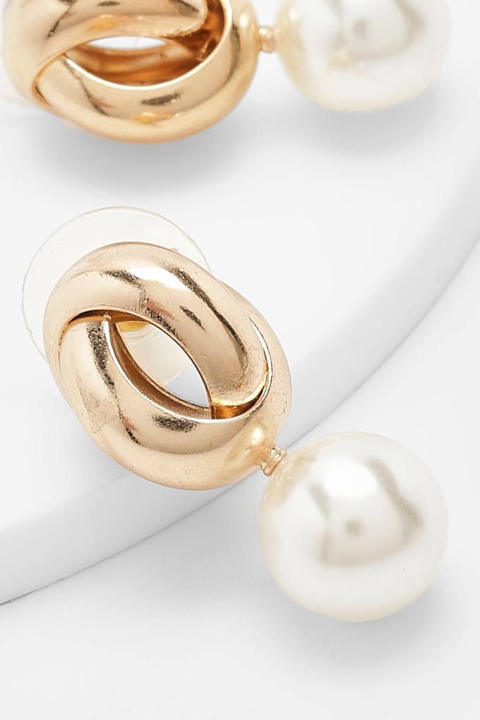 boohoo Dames Gouden Twist Parel Drop Oorbellen | Gold
