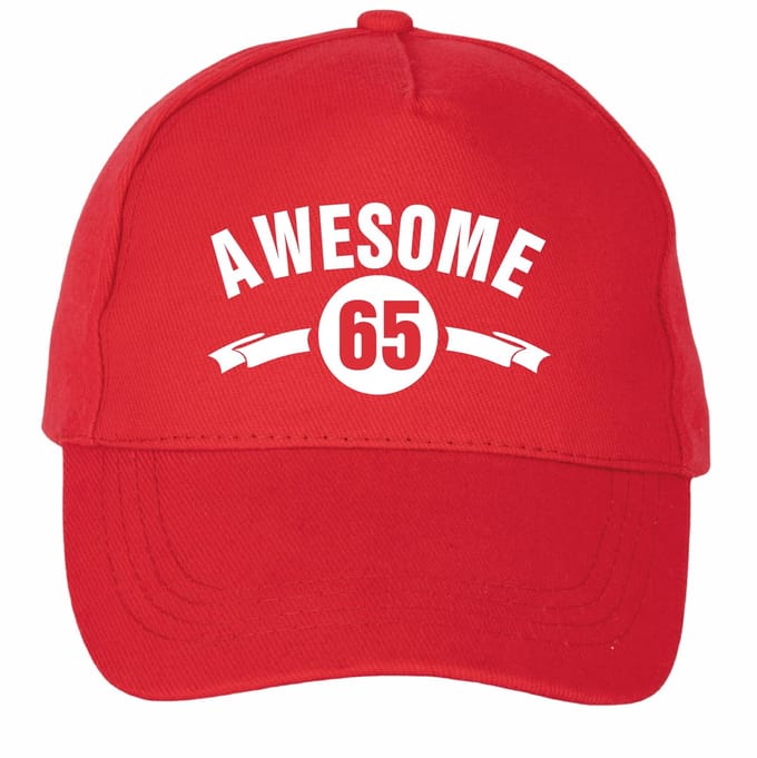 Mijncadeautje - 5 panel - Cap - Verstelbaar - Pet van 100% dik geborsteld katoen- unisex - opdruk wit - Awesome 65 jaar - rood