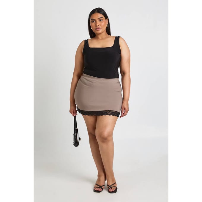 boohoo Dames Plus Bengaline Minirok Met Contrasterende Kanten Afwerking | Mocha | Maat: 18