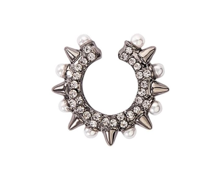 Spikes ear cuff | zwart gekleurd