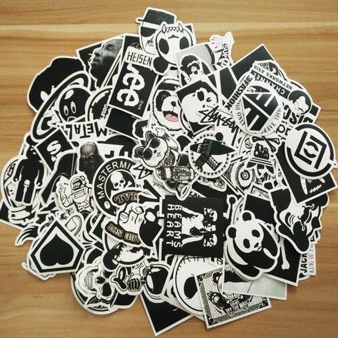 100 Stuks Zwart-Wit Decals / Stickers - Skateboard - Pimpen - Versiering
