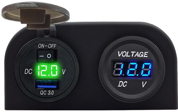 ProRide 12V USB Autolader Opbouw met Schakelaar - 5V/2.4A - Tweevoudig opbouw met Voltmeter - Groen