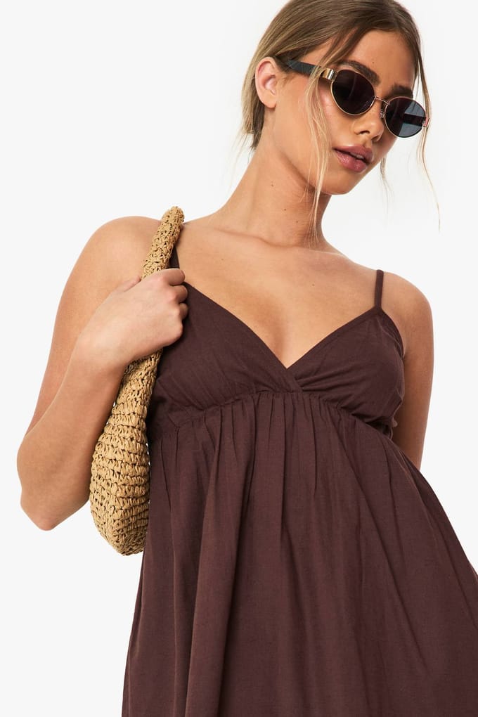 boohoo Dames Linnenlook Cami Swing Mini Jurk | Chocoladebruin | Maat: 46