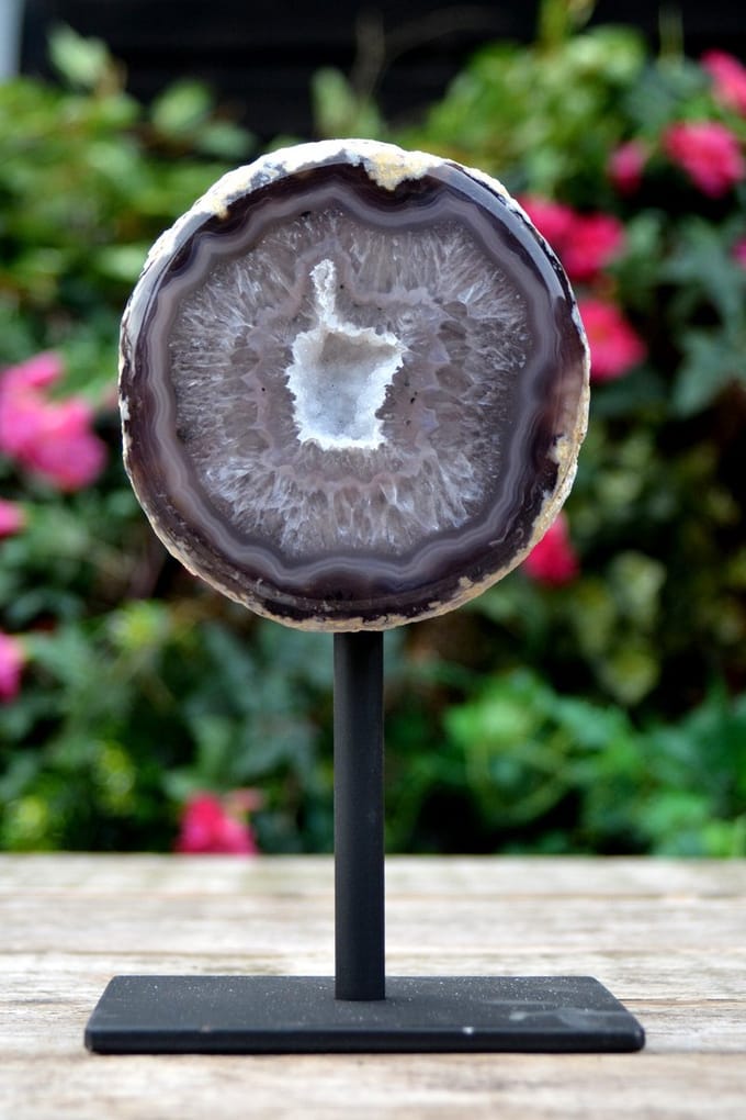 Edelsteen Agaat met Chalcedoon op Standaard - 1119 gram