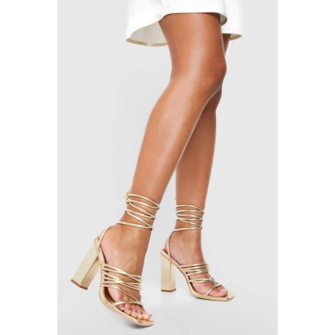 boohoo Dames Brede pasvorm multi-strook blockhak gesnoerde sandalen | Goud | Maat: 38