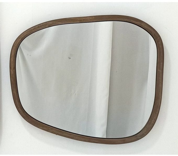 Organische spiegel houten lijst 52,5x62cm